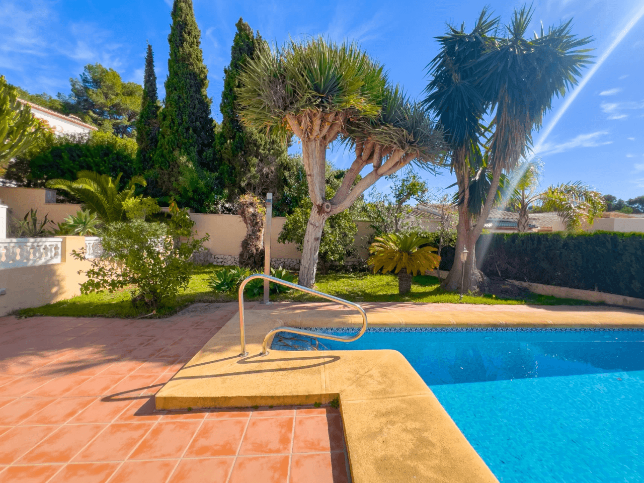 Zeezicht Villa te koop in Moraira op loopafstand van het centrum