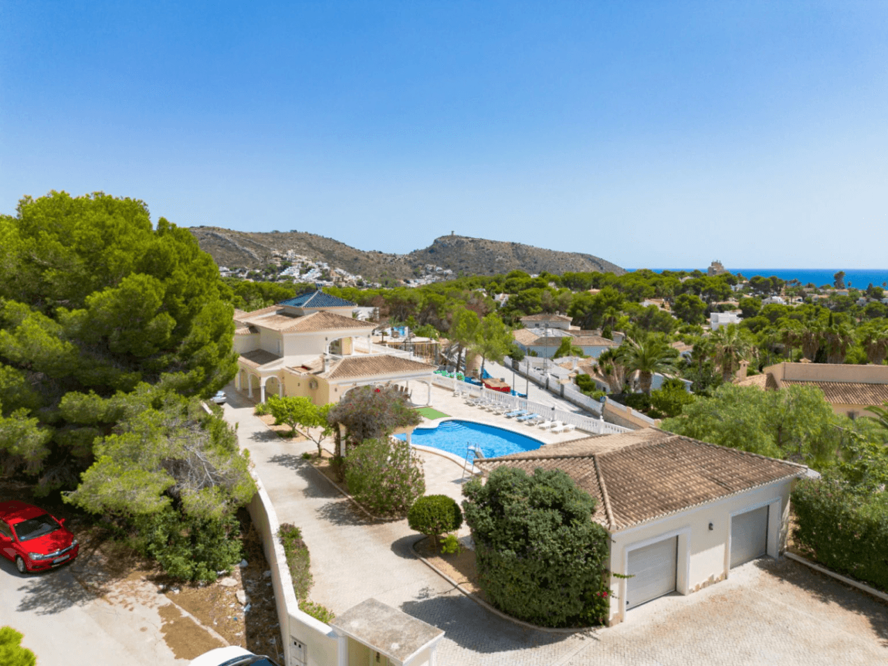 Grote Elegante Villa met Zeezicht Te Koop in Moraira