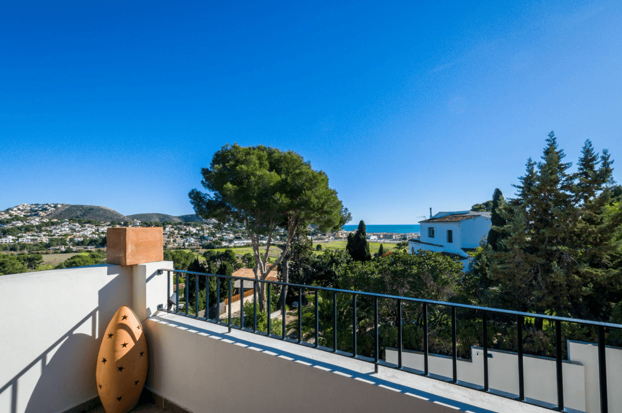 Zeezicht villa te koop in Moraira op loopafstand van het strand