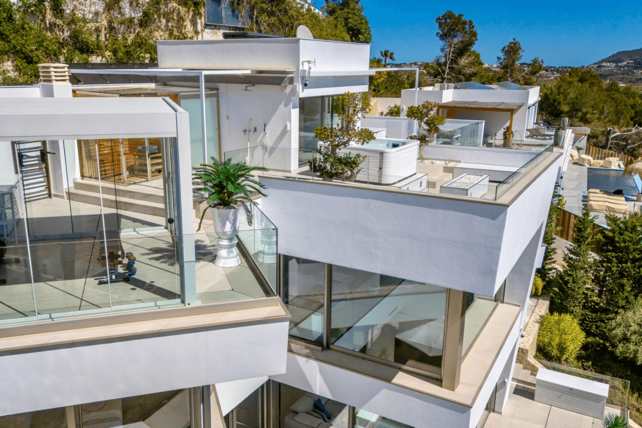 Uitzonderlijke Luxe Villa in Moraira – Waar Design, Technologie en Zeezicht Samenkomen