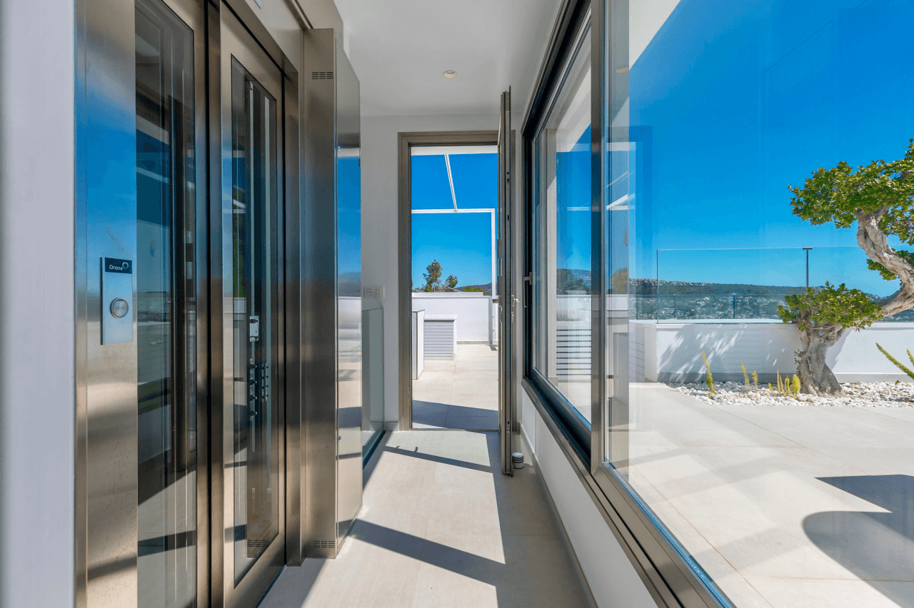 Uitzonderlijke Luxe Villa in Moraira – Waar Design, Technologie en Zeezicht Samenkomen