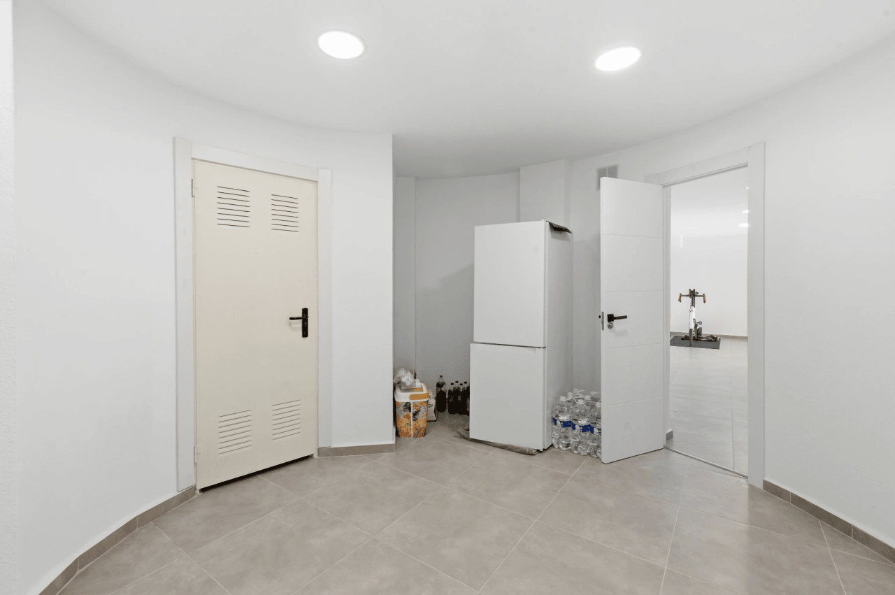 Exclusieve, trendy en volledig gerenoveerde villa met panoramisch zeezicht te koop in Moraira – toplocatie nabij centrum en strand