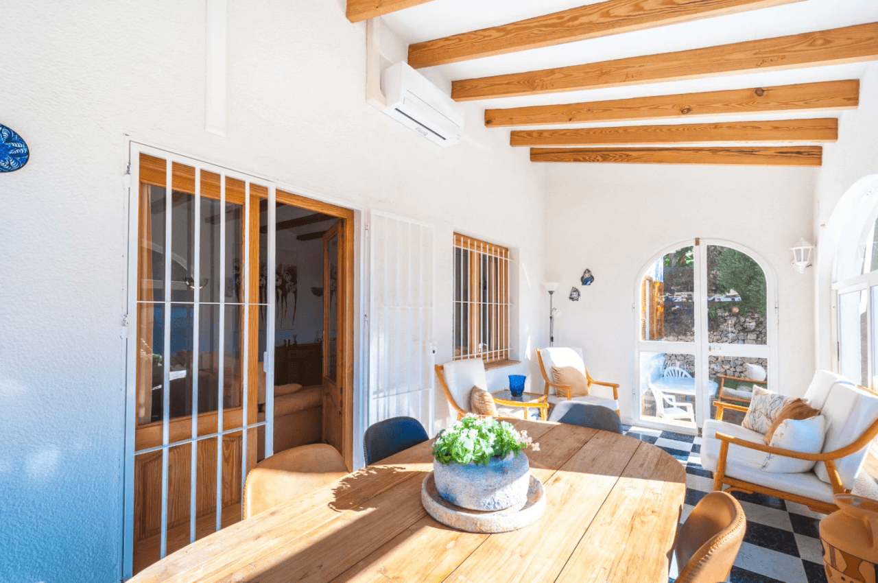 Mediterrane Villa mit Südwest-Ausrichtung in Benissa nahe dem San Jaime Golfclub.