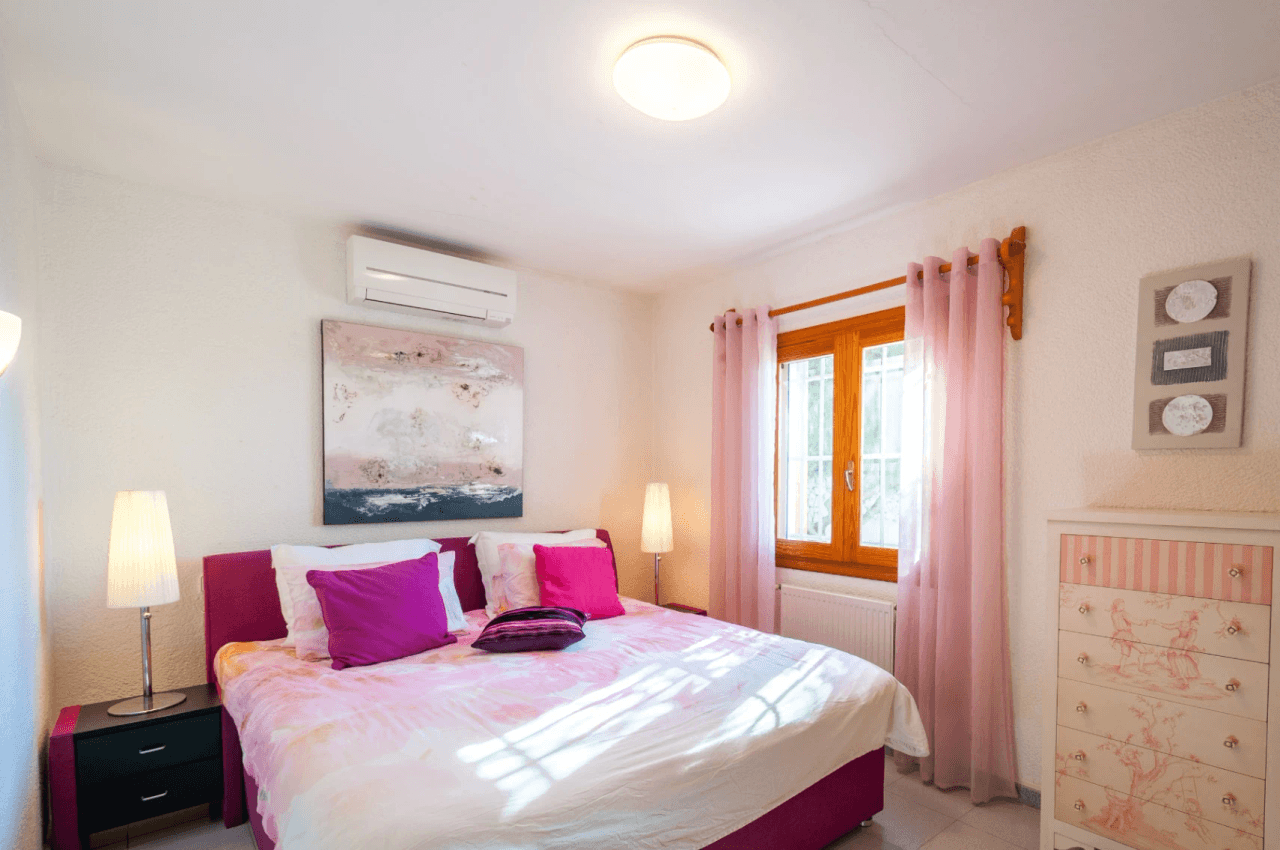 Mediterrane Villa mit Südwest-Ausrichtung in Benissa nahe dem San Jaime Golfclub.