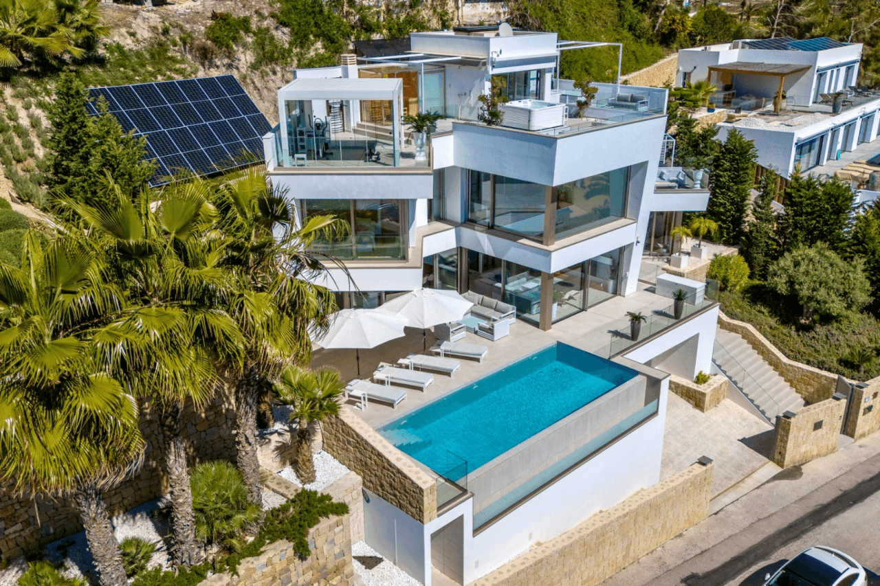 Uitzonderlijke Luxe Villa in Moraira – Waar Design, Technologie en Zeezicht Samenkomen