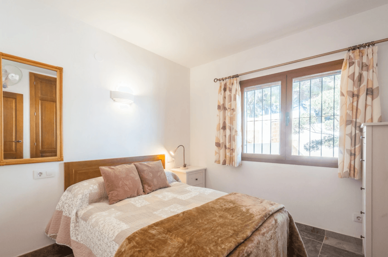 Zeezicht villa te koop in Moraira op loopafstand van het strand