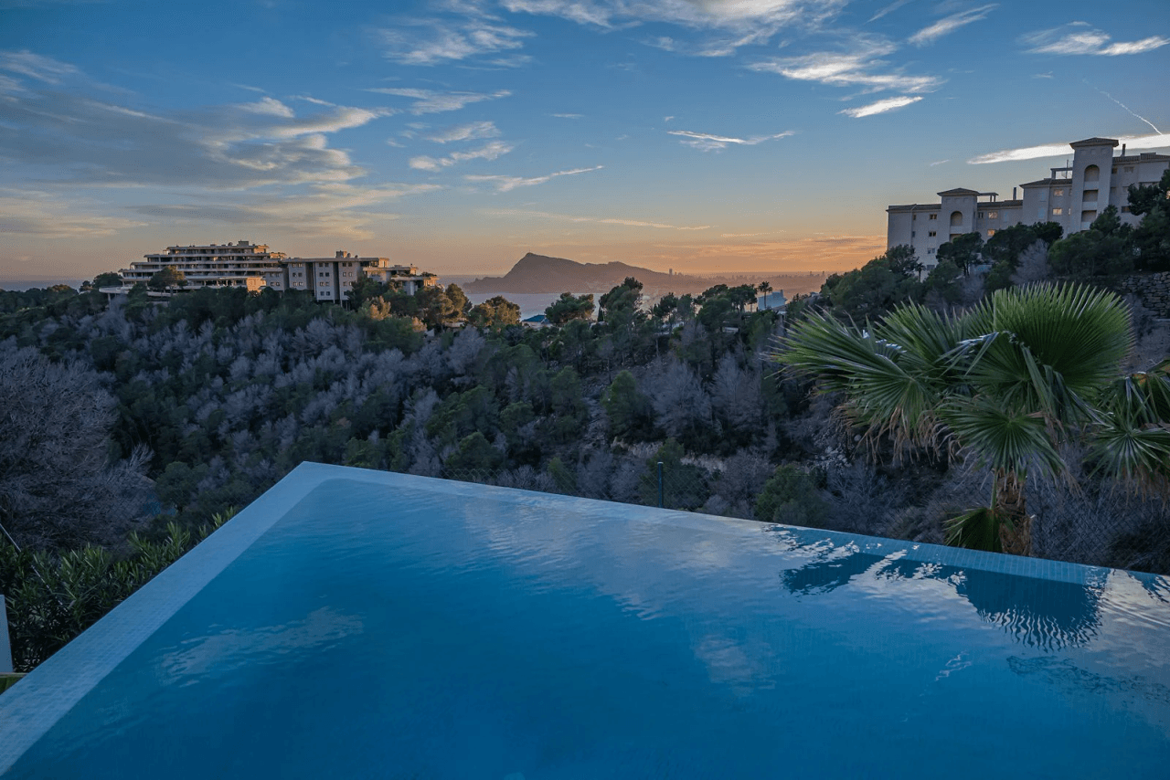 Stunning Modern Villa with Infinity Pool & Panoramic Sea Views in Altea Hills