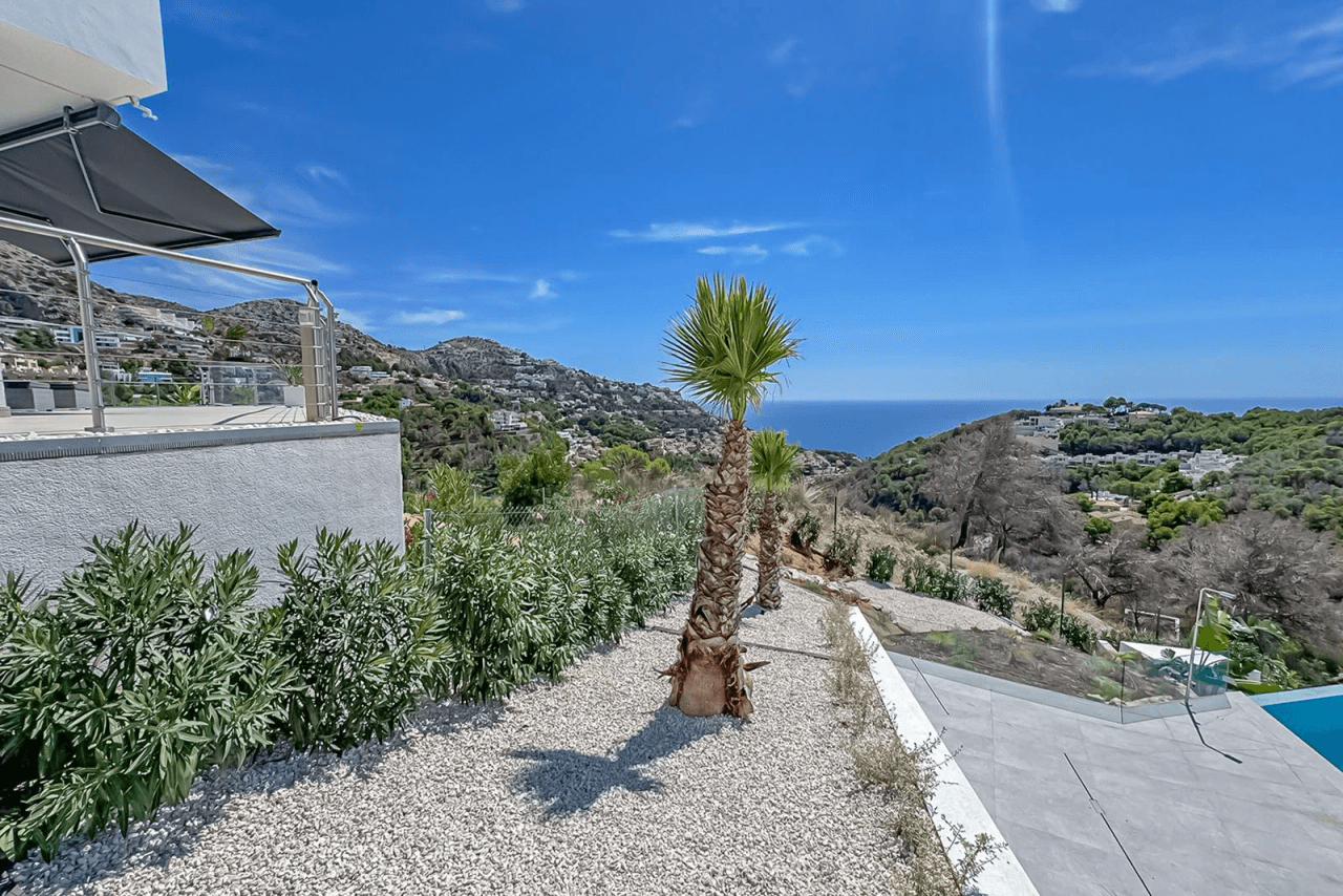 Stunning Modern Villa with Infinity Pool & Panoramic Sea Views in Altea Hills