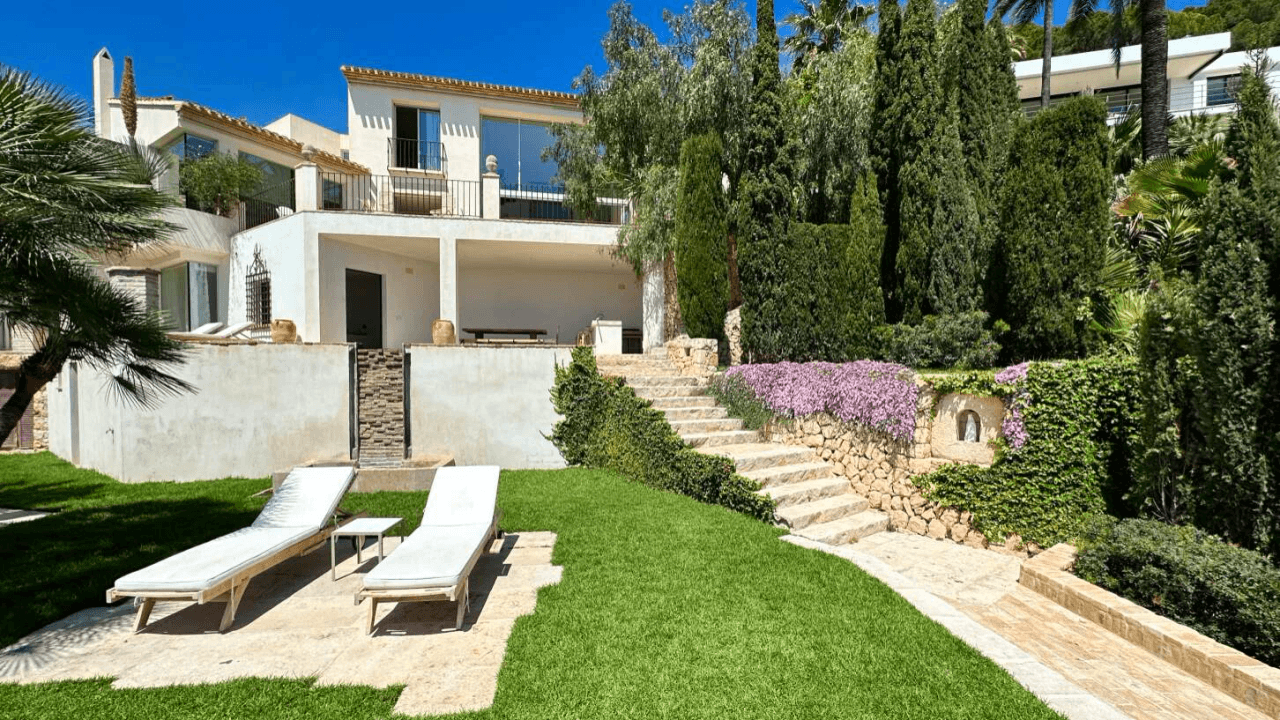 Exclusive Mediterranean villa facing the sea in Altea