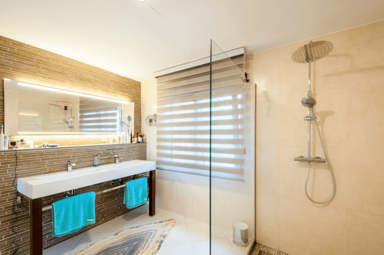 Sea View Villa for Sale in Moraira Walking Distance to Centre