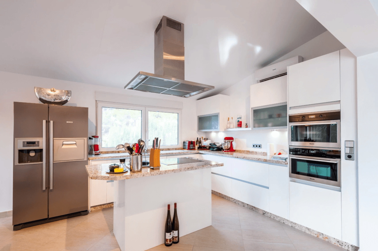 Sea View Villa for Sale in Moraira Walking Distance to Centre