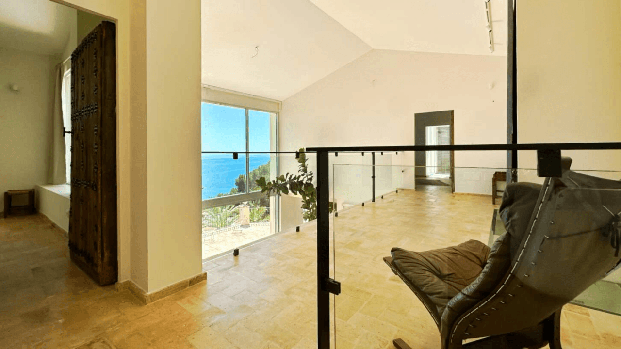 Exclusive Mediterranean villa facing the sea in Altea