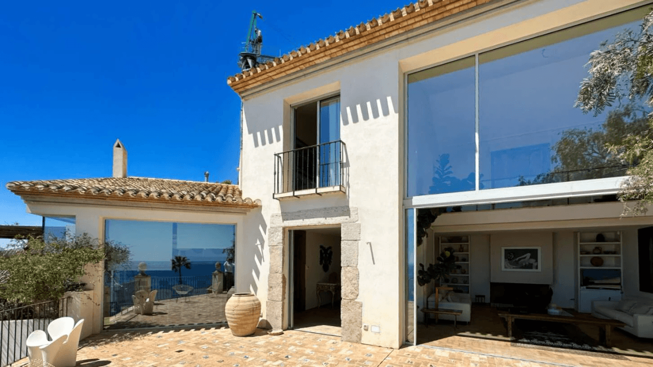 Exclusive Mediterranean villa facing the sea in Altea