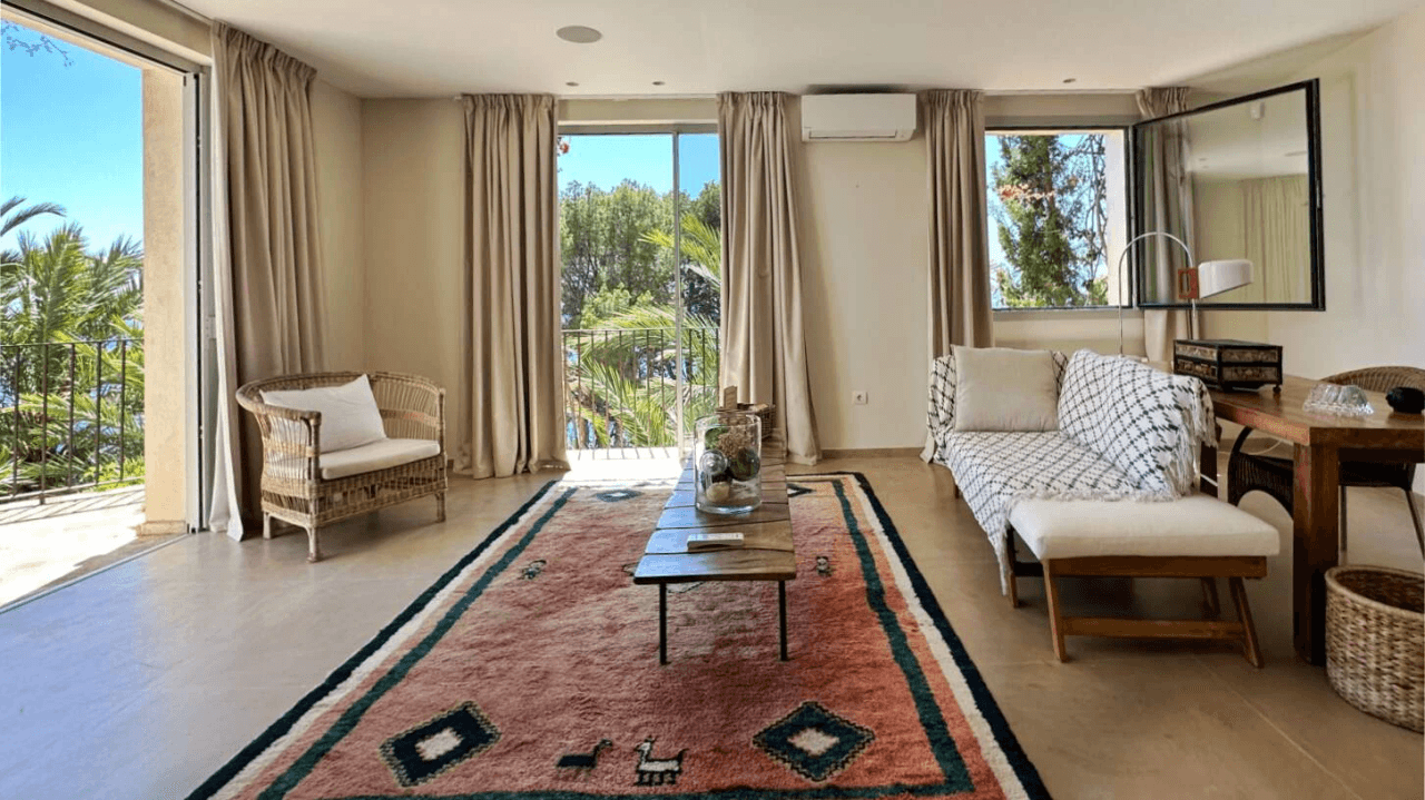 Exclusive Mediterranean villa facing the sea in Altea