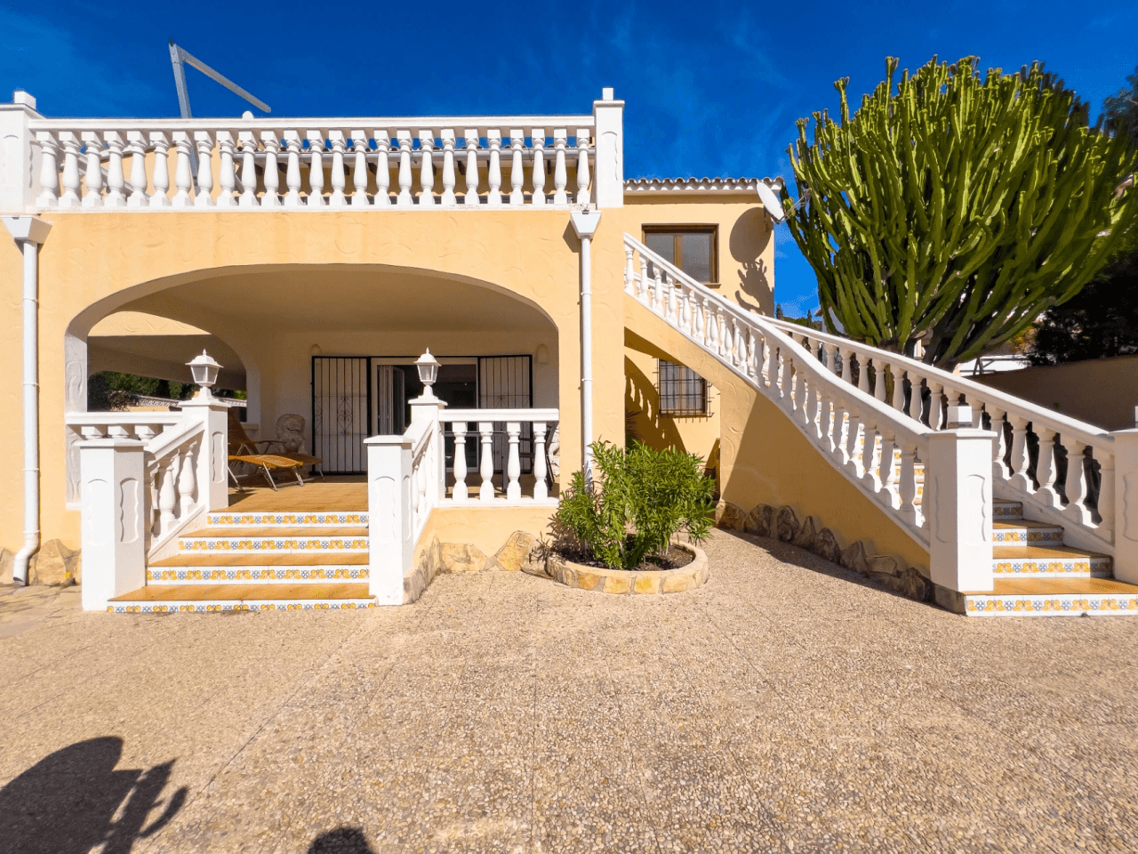Sea View Villa for Sale in Moraira Walking Distance to Centre