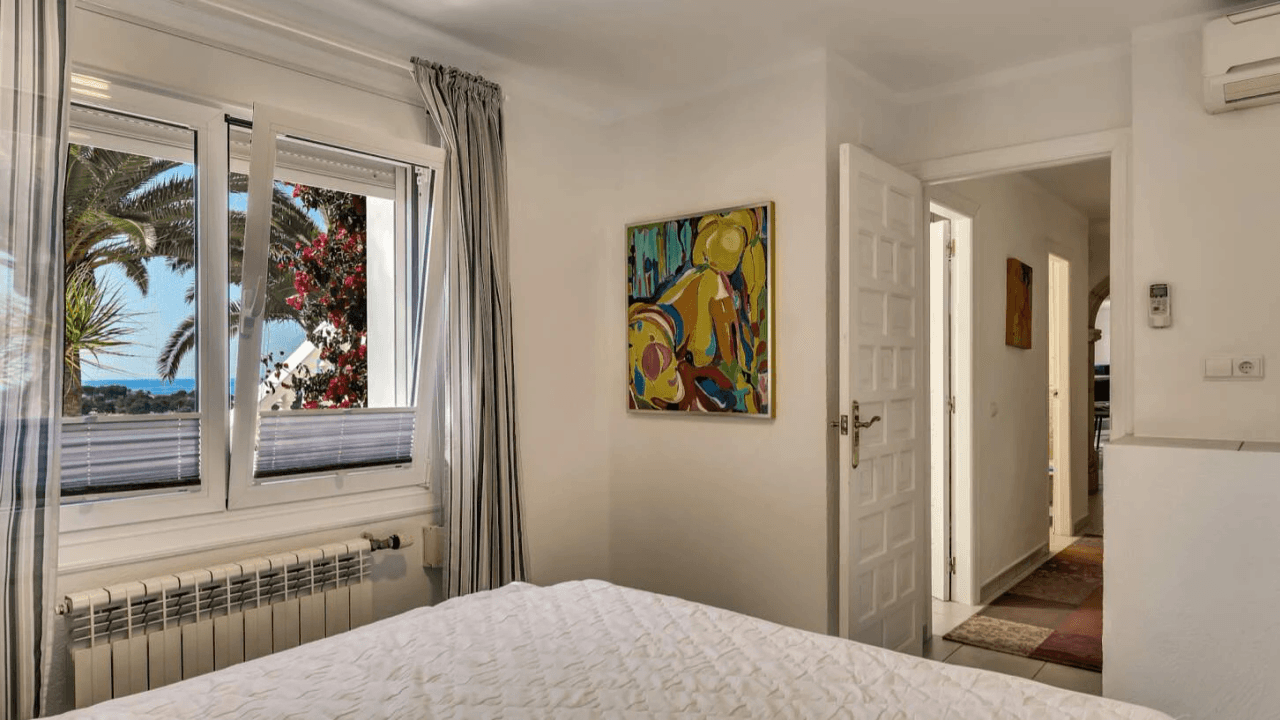 Exclusive Mediterranean villa facing the sea in Altea