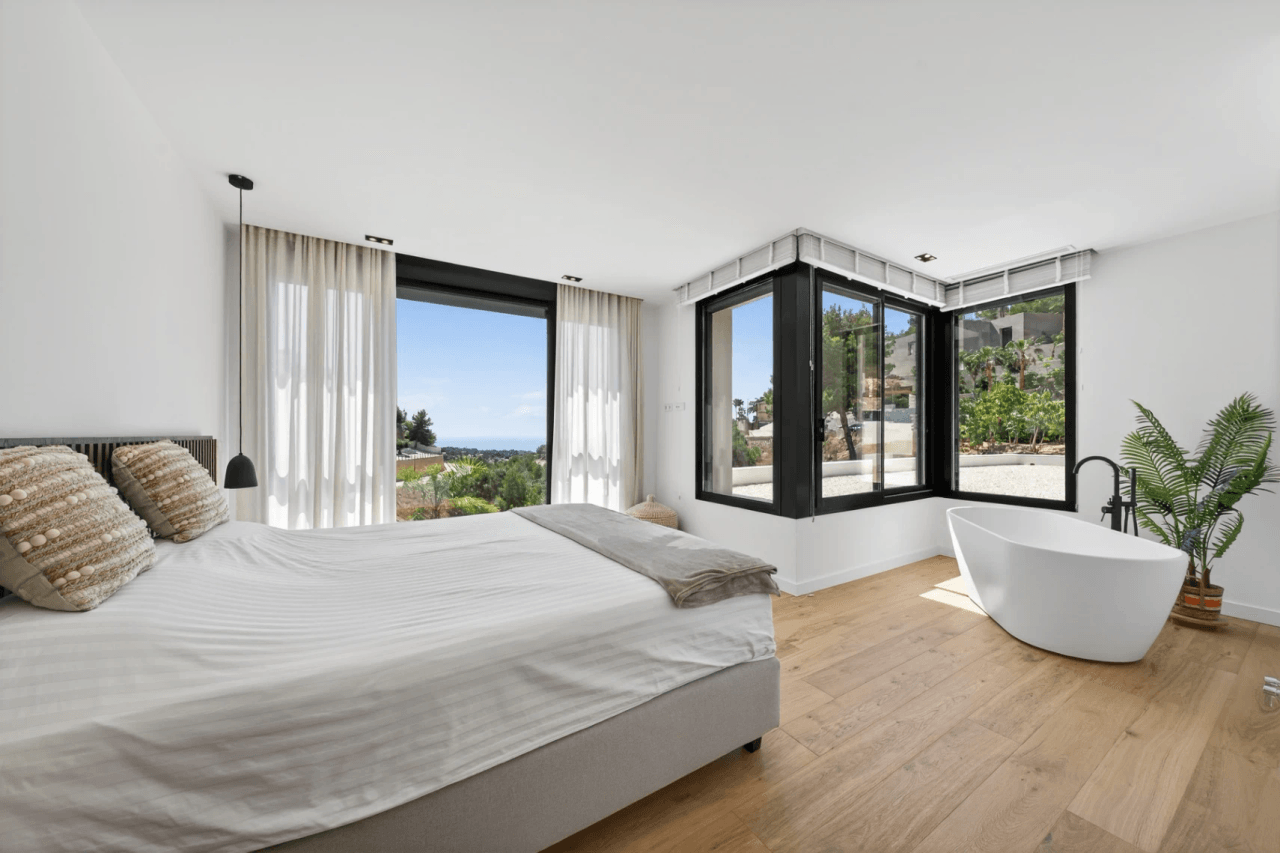 Luxury villa with panoramic sea views in Raco de Galeno, Benissa