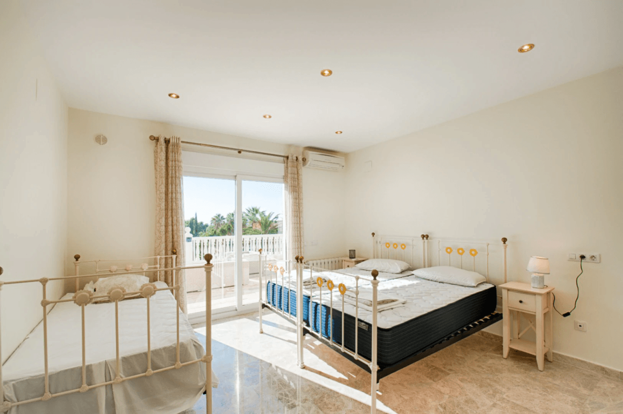 Large Elegant Villa with Sea Views for Sale in Moraira