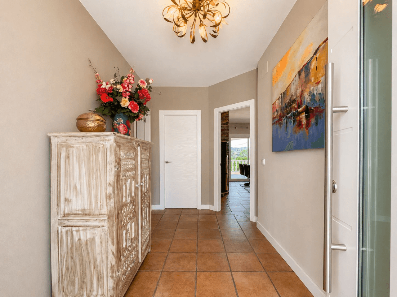 South-Facing Villa with Panoramic Sea and Mountain Views in Excellent Condition