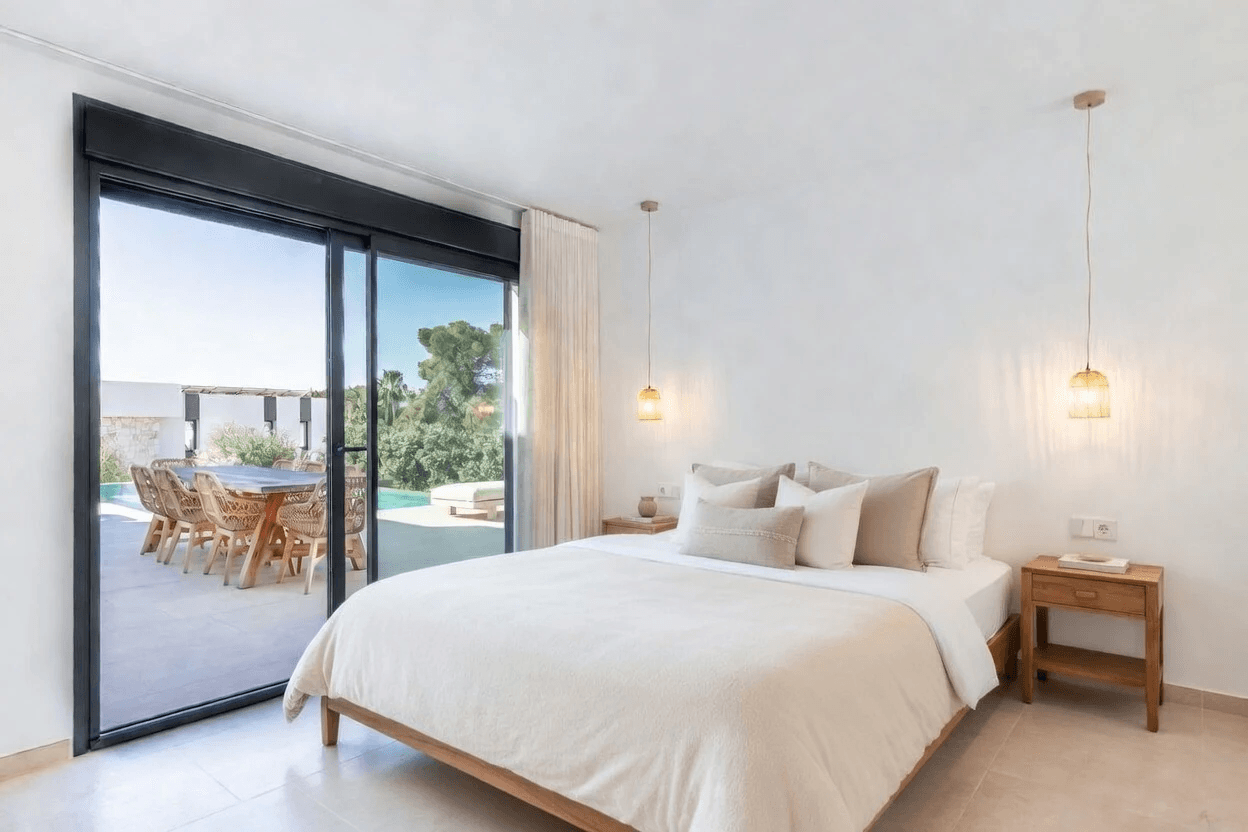 Ibiza Style Luxury Villa in Moraira — Mediterranean Elegance Just 1 km from the Sea