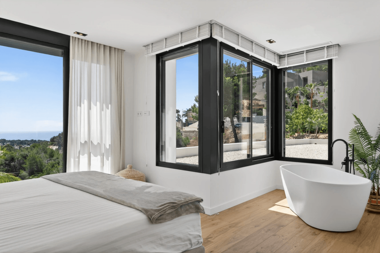 Luxury villa with panoramic sea views in Raco de Galeno, Benissa