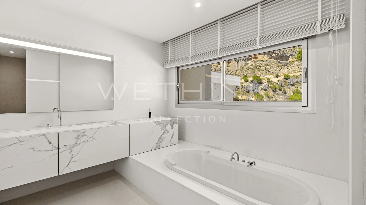 Luxury Penthouse with Panoramic Sea & Mountain Views on the Costa Blanca