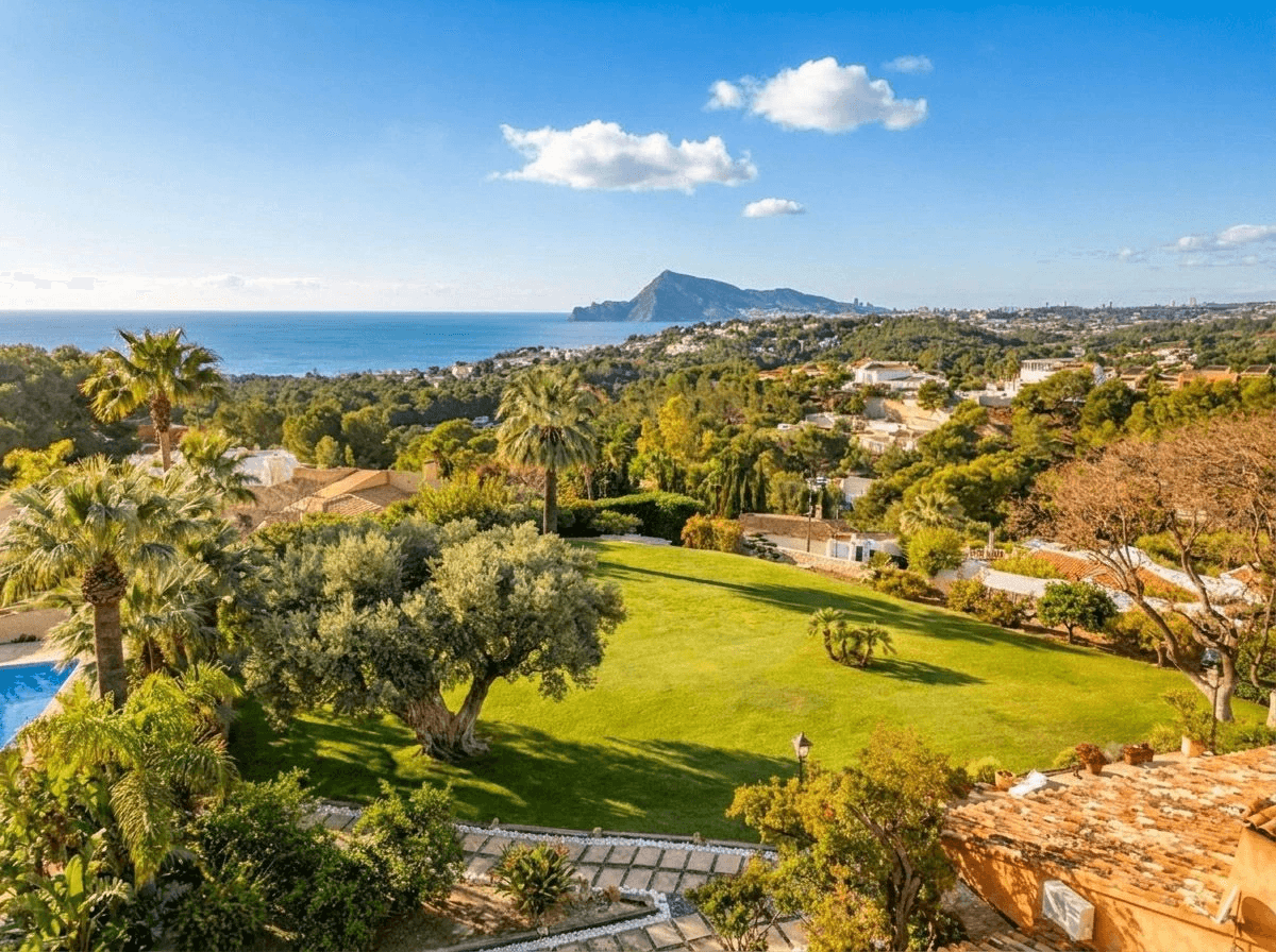 Villa for sale in Altea, Alicante