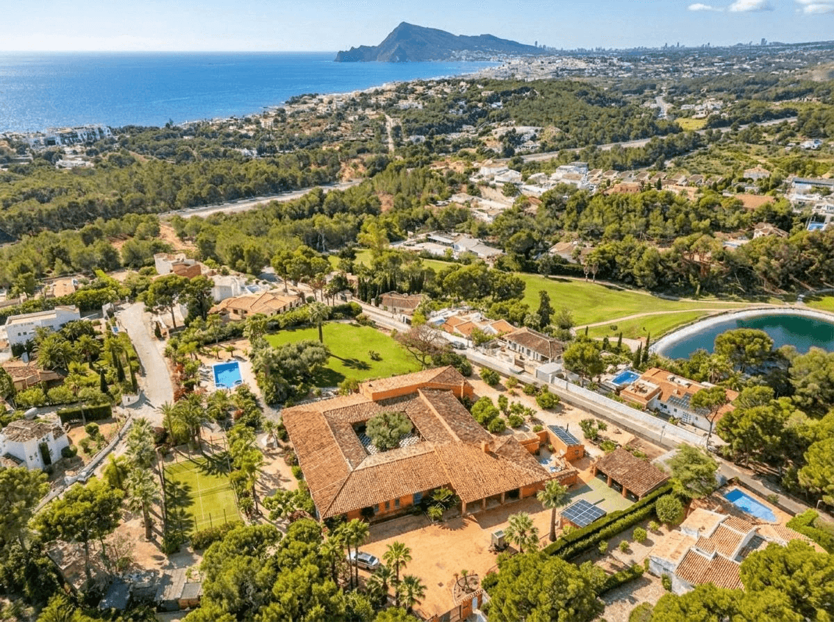 Villa for sale in Altea, Alicante