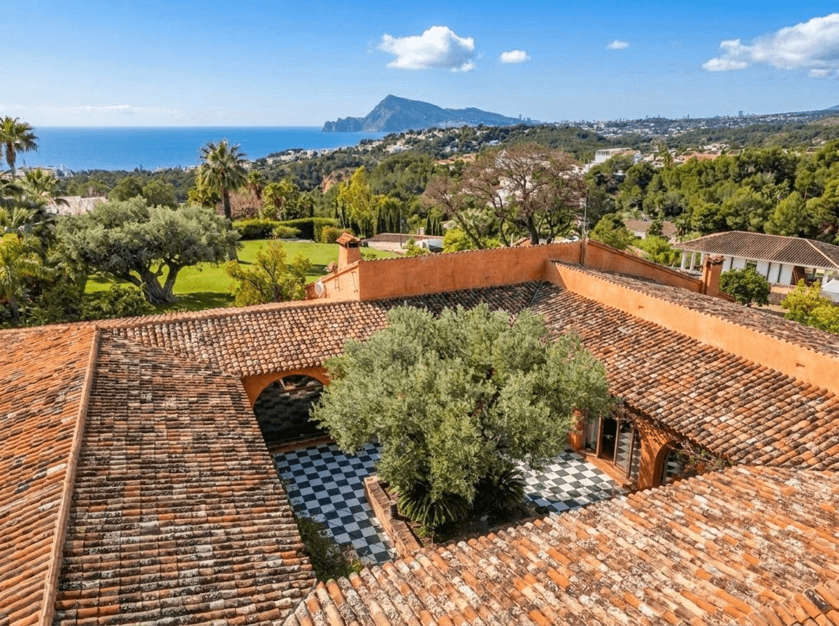 Villa for sale in Altea, Alicante
