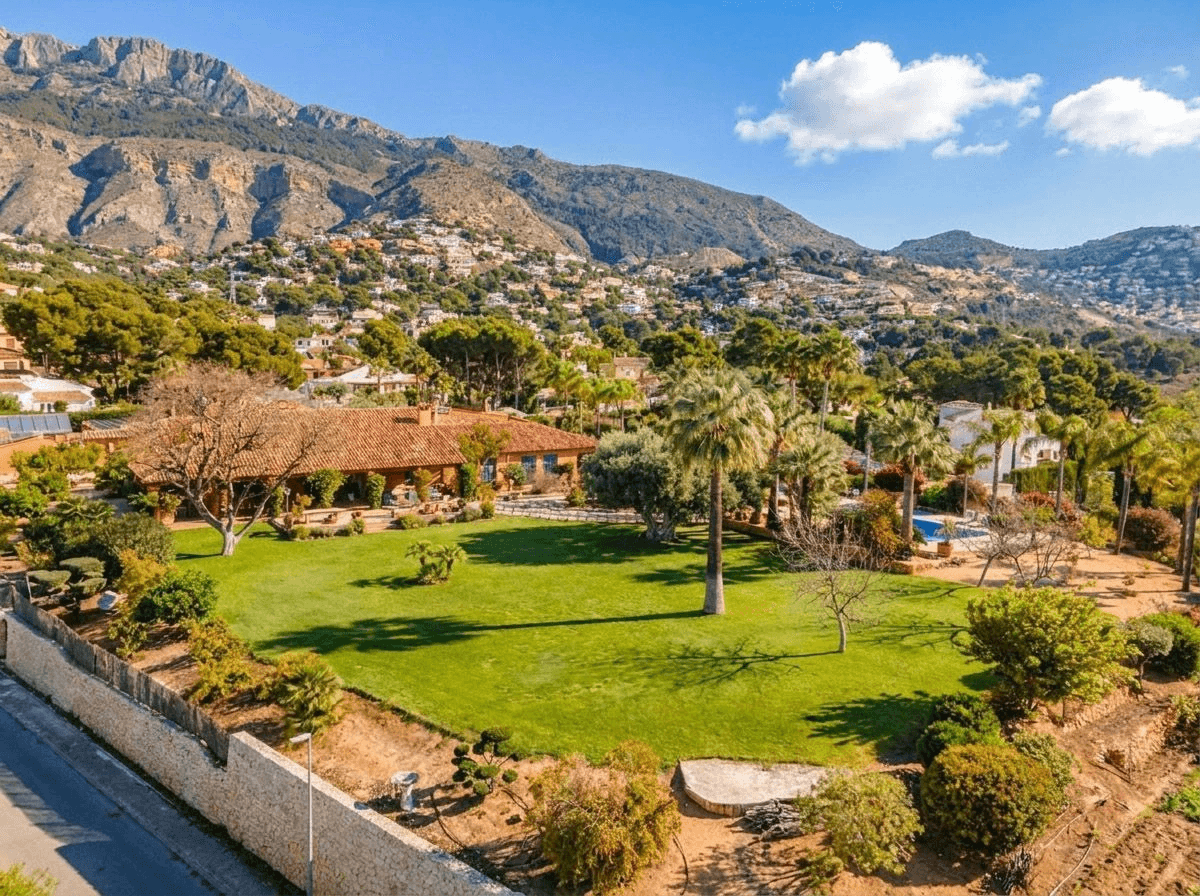 Villa for sale in Altea, Alicante