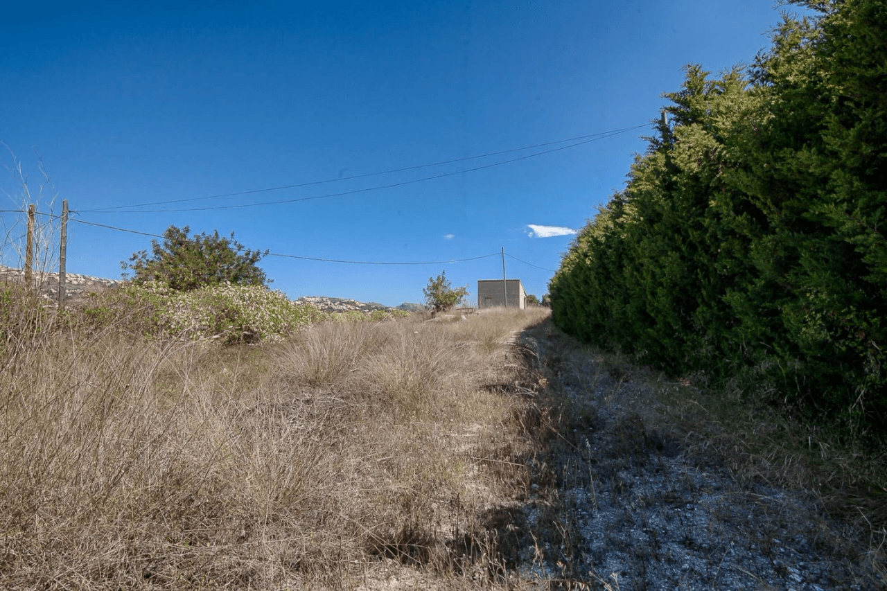 CONSTRUCCIÓN NUEVA DE UNA FINCA EN UNA UBICACIÓN ÚNICA EN MORAIRA